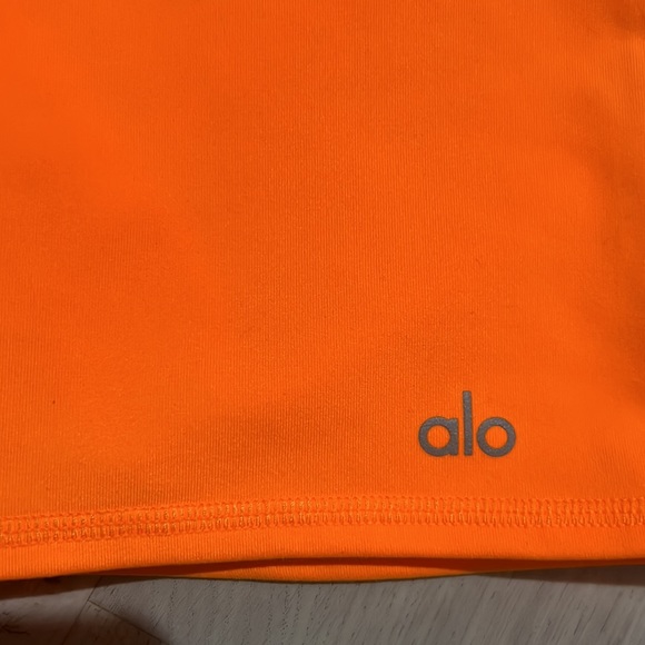 alo yoga shorts NWOT never worn - Picture 4 of 8